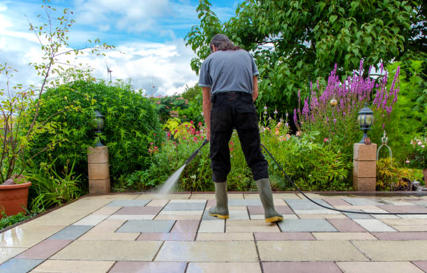 Why Choose Our Pressure Washing Services in Florida
