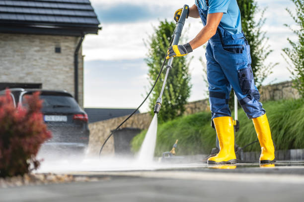 Best Animal Enclosure Cleaning  in Valparaiso, FL
